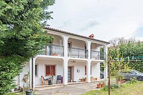 Дом в Грачишче