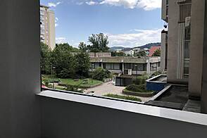 Трёхкомнатная квартира на улице Ройчеева в районе Мосте, Новая Л.ю.б.л.я.н.а.