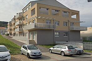 Квартира с тремя комнатами в Изоле
