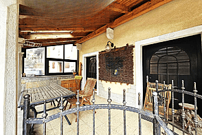 В доме Чепки два этажа