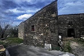 Дом с террасой в Бутари.