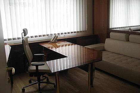 Меблированное роскошной мебелью офисное помещение: 1