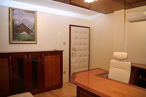 Меблированное роскошной мебелью офисное помещение: 3