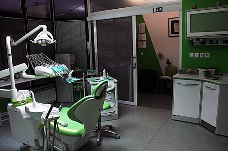 Стоматологическая клиника и зуботехническая лаборатория: 2