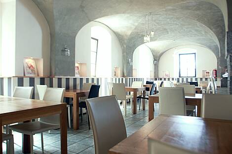 Утонченный ресторан возле реки Любляницы: 5