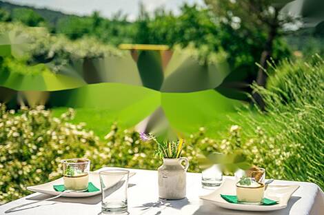 Дом в Шторье расположен в живописной местности, окружённой густыми лесами и чистым воздухом.: 9