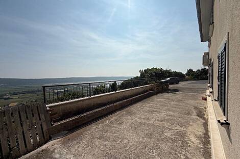 Паречаг, дом.: 20