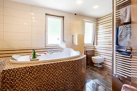 Резиденция, Корте: 19