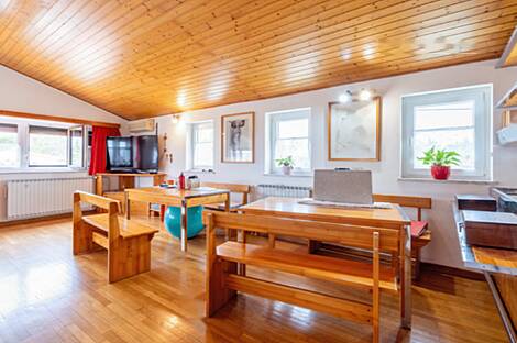 Помьян, Дом: 5