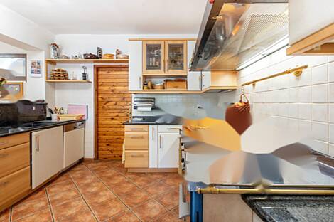 Помьян, Дом: 8