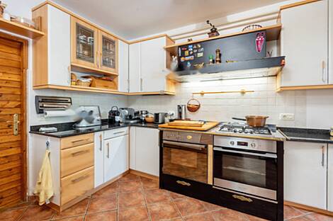 Помьян, Дом: 10