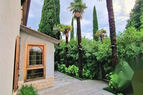 Резиденция, Чежари: 3