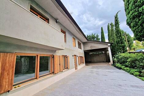 Резиденция, Чежари: 6