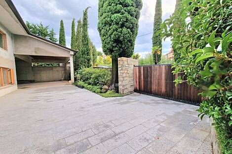 Резиденция, Чежари: 9