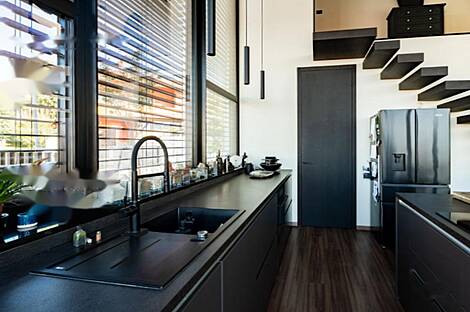 Дом в два этажа, расположенный в Сежане: 26