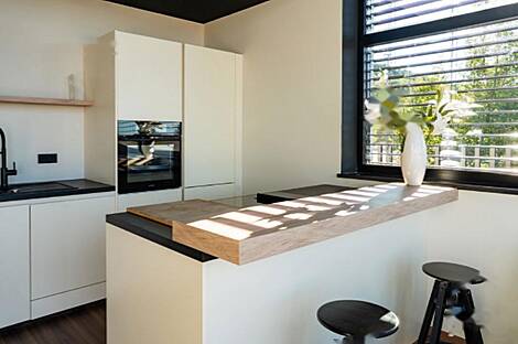 Дом в два этажа, расположенный в Сежане: 30