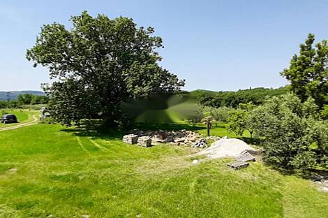 Здание с обширной территорией: 3