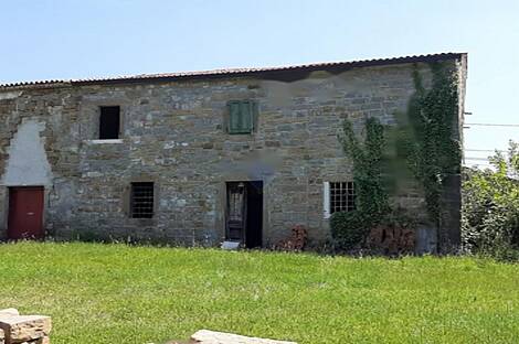 Здание с обширной территорией: 7