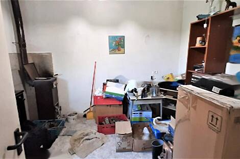 Здание с обширной территорией: 20