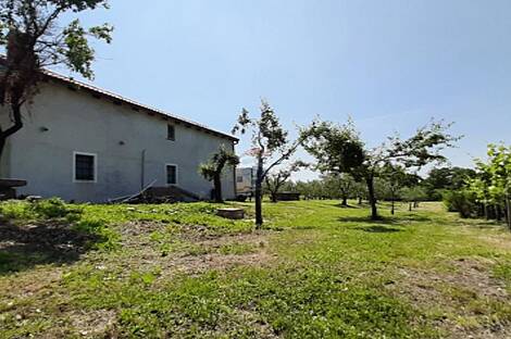 Здание с обширной территорией: 26