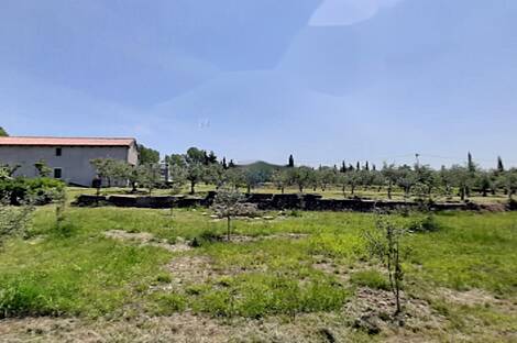 Здание с обширной территорией: 28