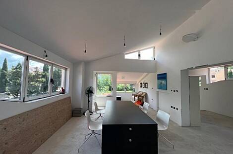 Бертохский дом: 11