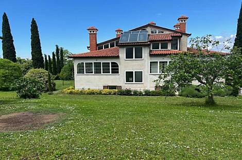 Бертохский дом: 13