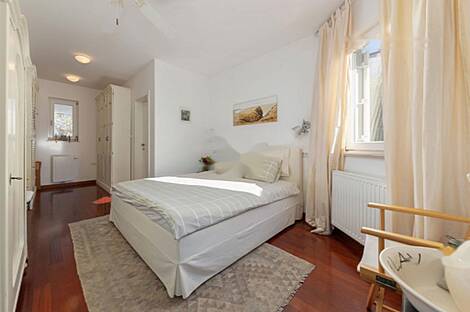 Здание, Малиа: 8