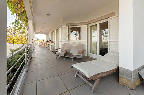 Здание, Малиа: 10