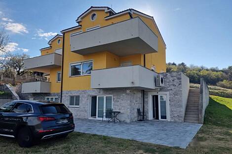 Дом с двумя этажами в Нижних Шкофие.: 1