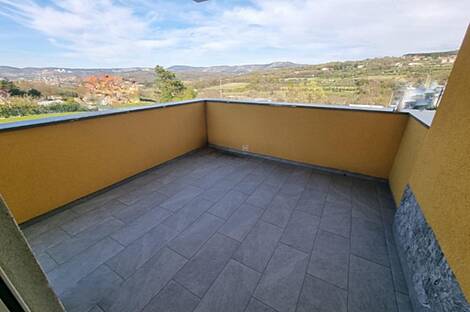 Дом с двумя этажами в Нижних Шкофие.: 6