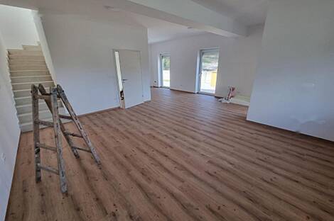 Дом с двумя этажами в Нижних Шкофие.: 9