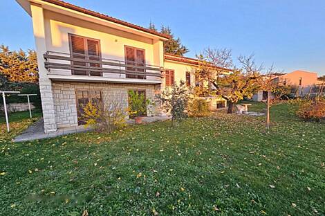 Дом в центре города Сежана: 11