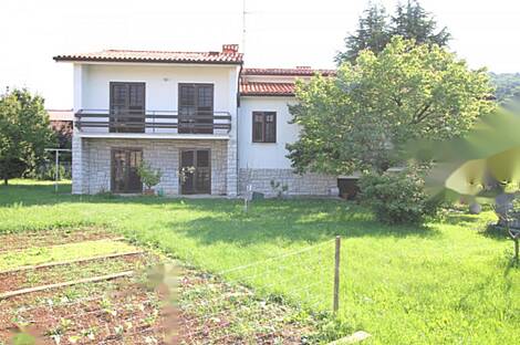 Дом в центре города Сежана: 12