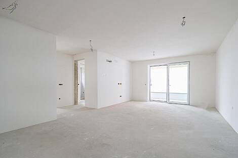 Квартира с тремя комнатами В поле: 6