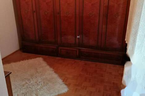 Шишка Дом с тремя комнатами: 3