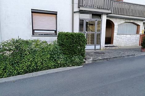 Шишка Дом с тремя комнатами: 4