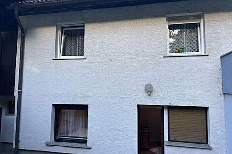 Шишка Дом с тремя комнатами: 5