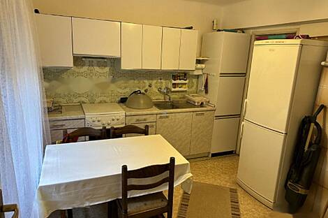 Шишка Дом с тремя комнатами: 8