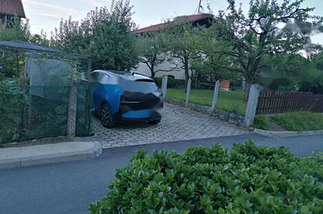 Шишка Дом с тремя комнатами: 9