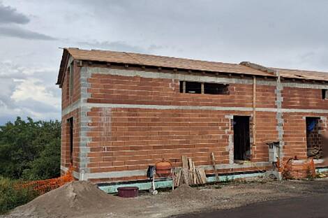 Пятикомнатная или более квартира в Брезовице рядом с Градиной: 1