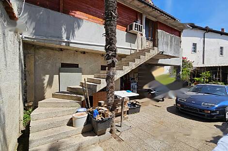 Квартира с 4-5 комнатами расположена в Копере.: 4