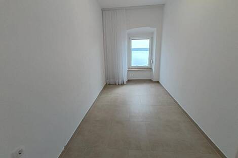 Квартира в Портороже с тремя комнатами: 17