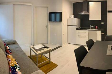 Квартира с четырьмя комнатами в центральной части Копера: 1