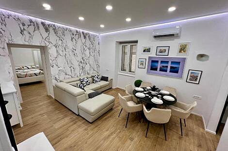 Трёхкомнатная квартира в Пиране, на улице Теслова: 1