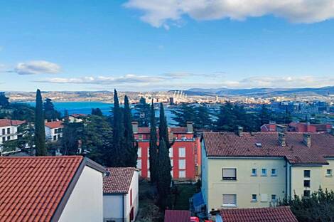 Квартира с четырьмя комнатами Копер: 30