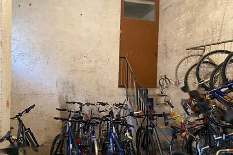 Квартира с тремя комнатами, недавно построена.: 28