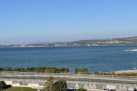 Квартира с тремя комнатами возле моря: 1