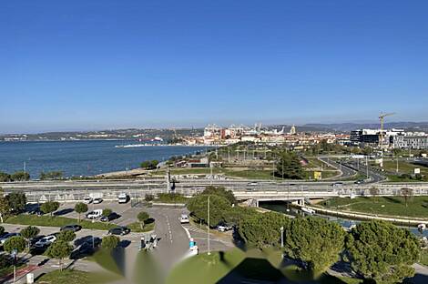 Квартира с тремя комнатами возле моря: 2