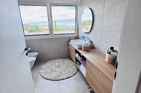 Квартира с четырьмя комнатами в Изоле: 11